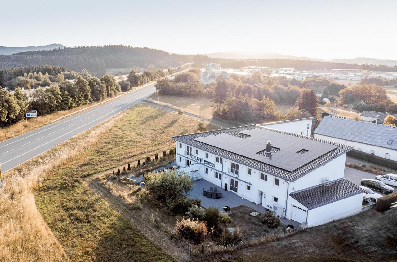 Land-Gut-Hotel Am Ring Meuspath Eksteriør billede